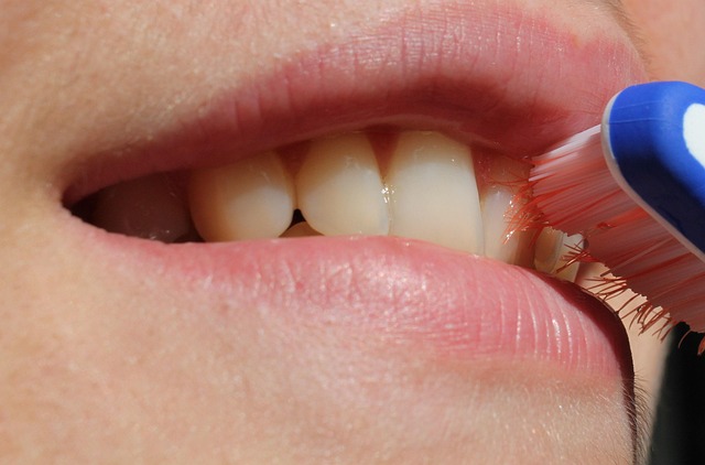 tratamentul ortodontic cu implant dentar